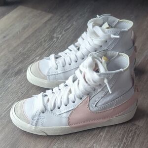 Nike Women's Blazer Mid '77 Jumbo sneakers